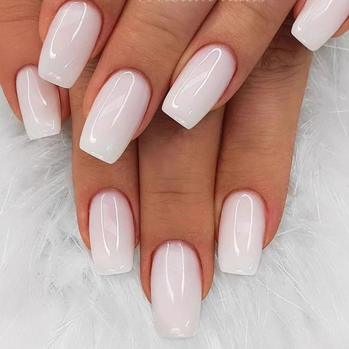 High-Quality Artificial Nails in Elegant French Style Stornfield
