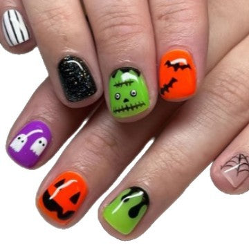 Artistic Halloween-Themed Nail Art Stornfield 1789915324