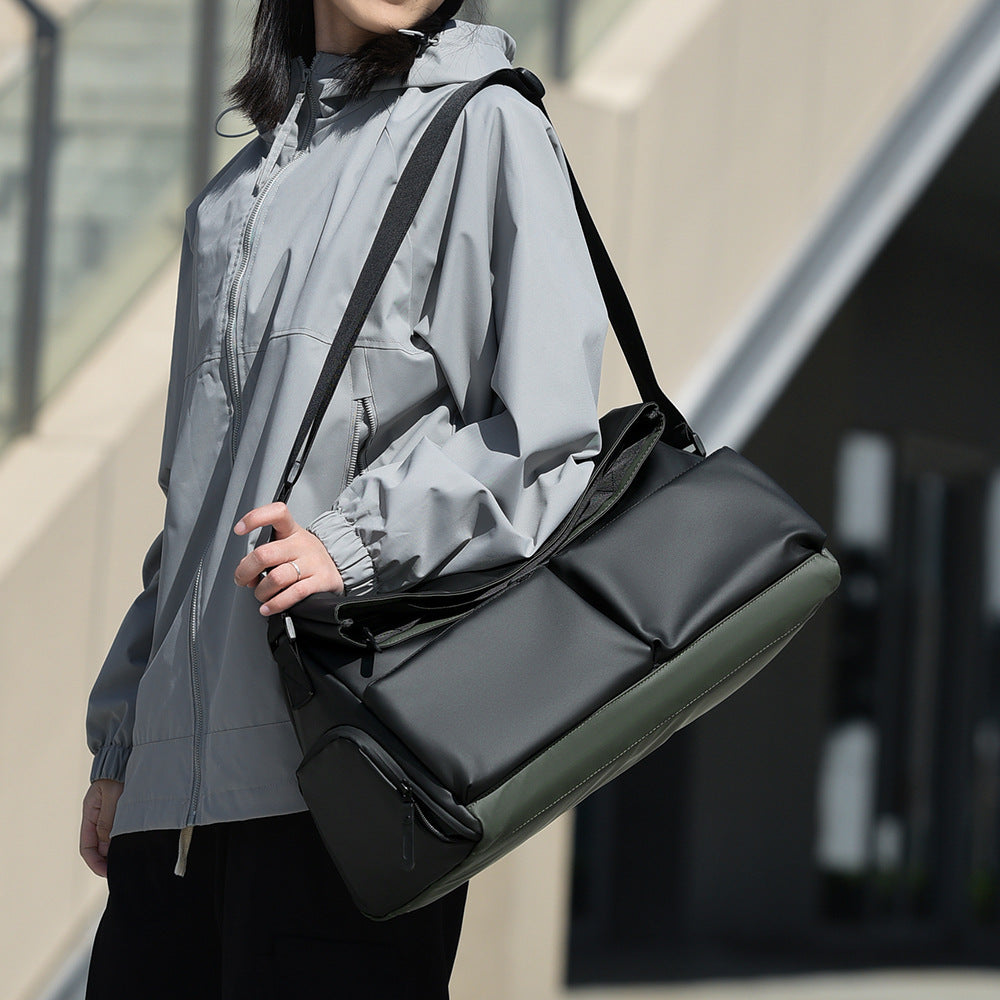 Versatile Multi-Pocket Messenger Bag Stornfield