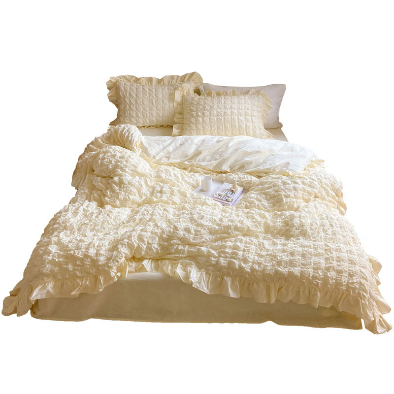 Luxurious crinkle bedding set with ruffle and washed cotton-linen blend