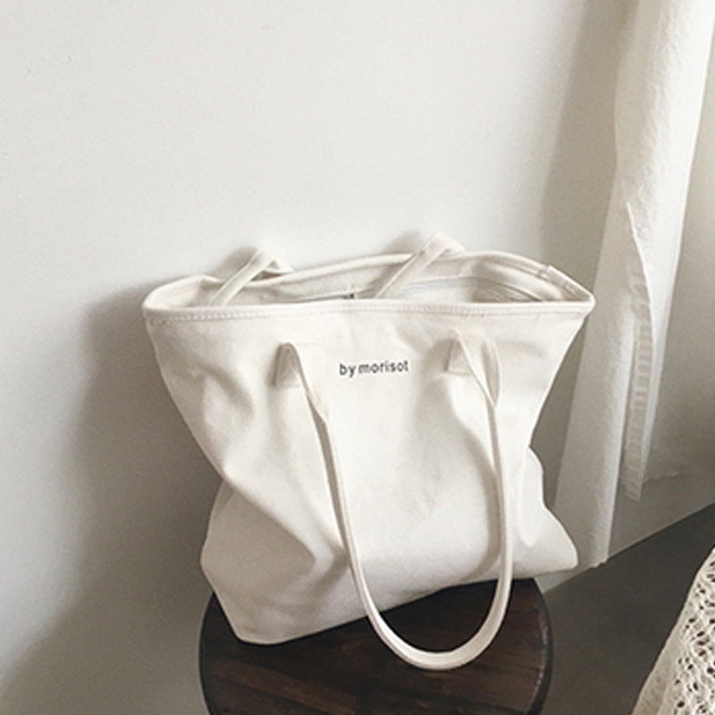 Everyday handbag with spacious interior and sturdy design Stornfield