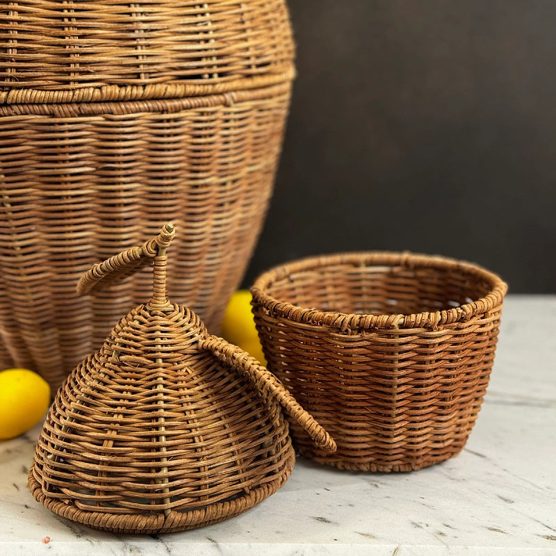 Playful fruit basket with lid Stornfield