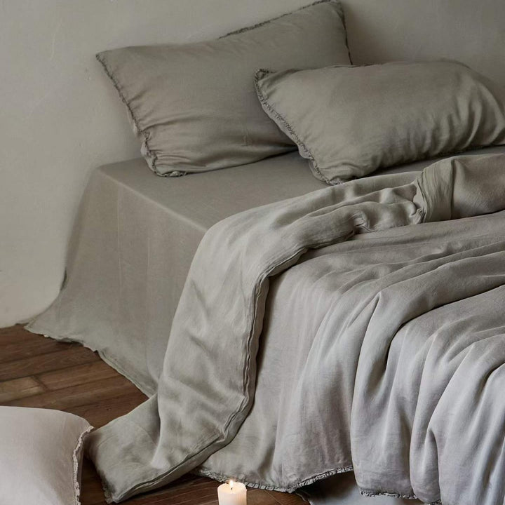 Washed Linen-Blend Ruffled-Edge Duvet Cover Set with Pillow Shams