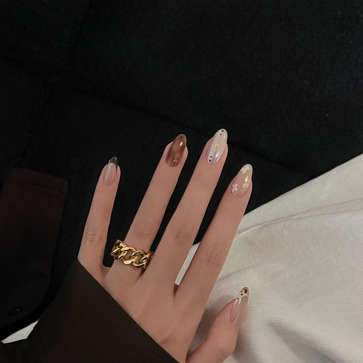 Artificial Nails in Elegant Pastel Look with Floral Accents Stornfield