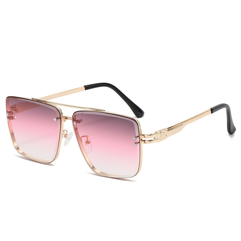 Women Elegant Oversized Sunglasses with Gradient Lenses and Eye-Catching Frame Stornfield