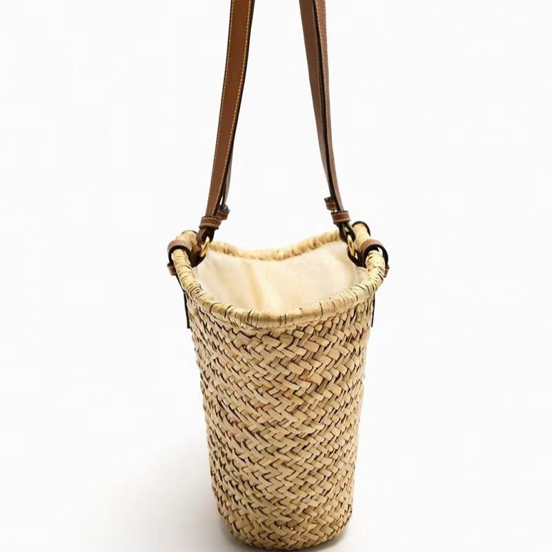 Elegant braided tote bag with leather handles Stornfield