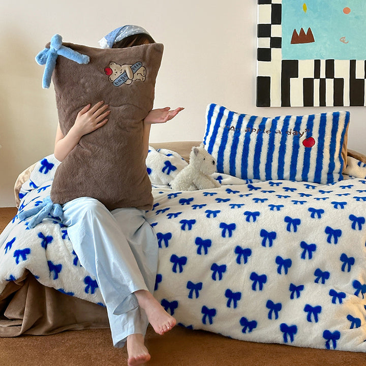 Plush Microfleece Reversible Duvet Cover Set with Pom-Pom Corners and Bow Print