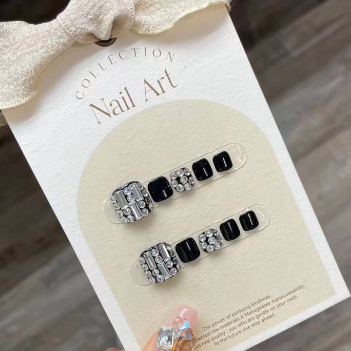 Artificial nail set with elegant rhinestone and glitter accents Stornfield
