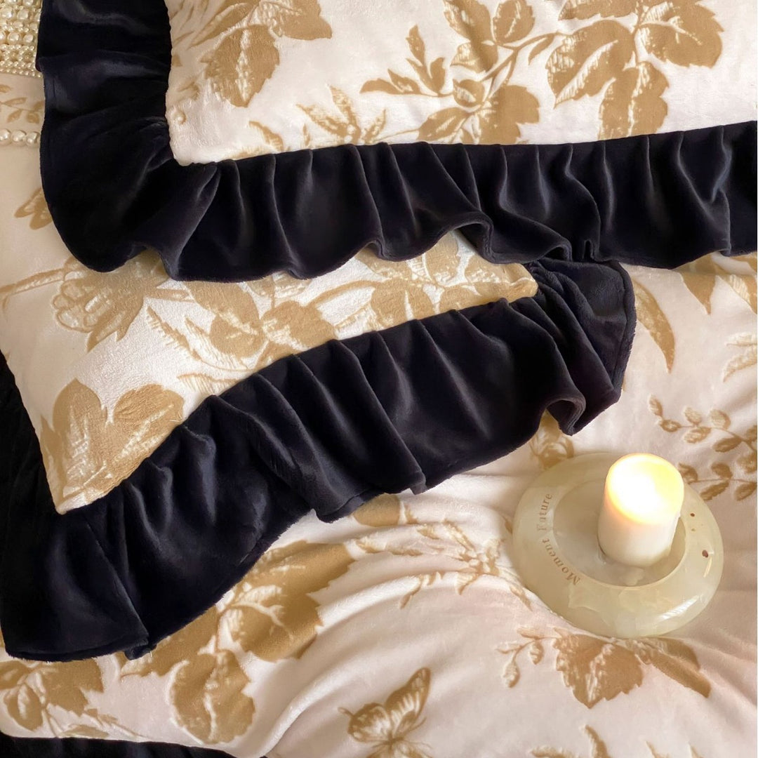 Luxurious Reversible Bedding Set with Floral Pattern and Velvet Ruffle