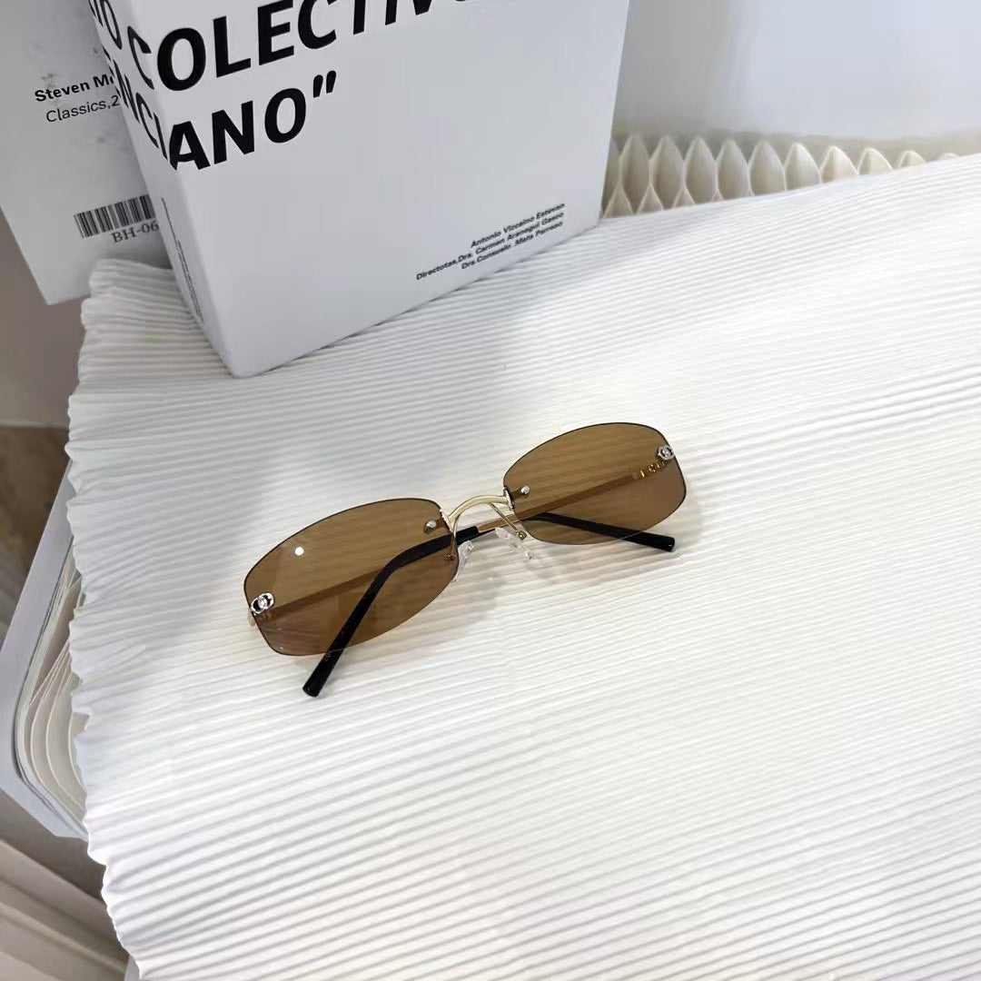 Elegant Premium Sunglasses with Sleek Metal Frame Stornfield