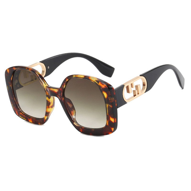 Women oversized sunglasses with extravagant geometric frame and elegant accents Stornfield