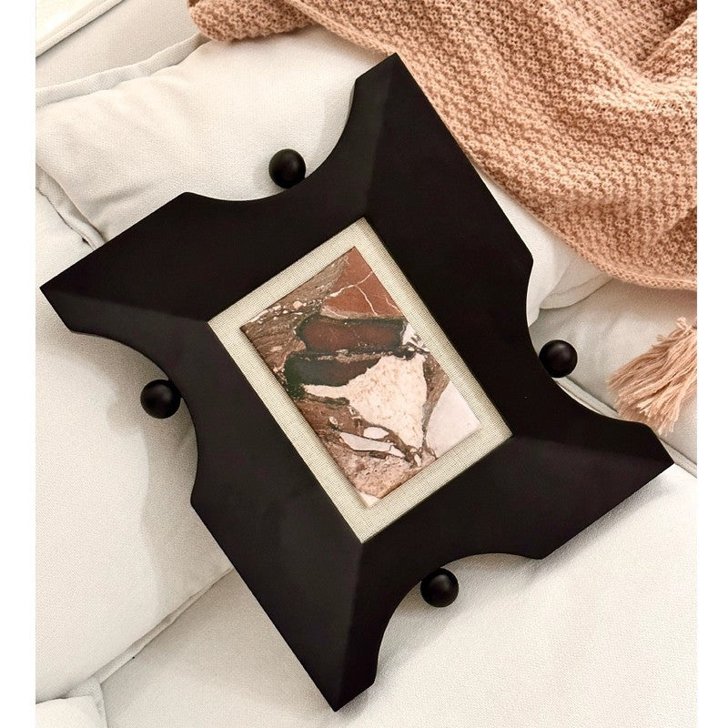 Elegant Artistic Frame