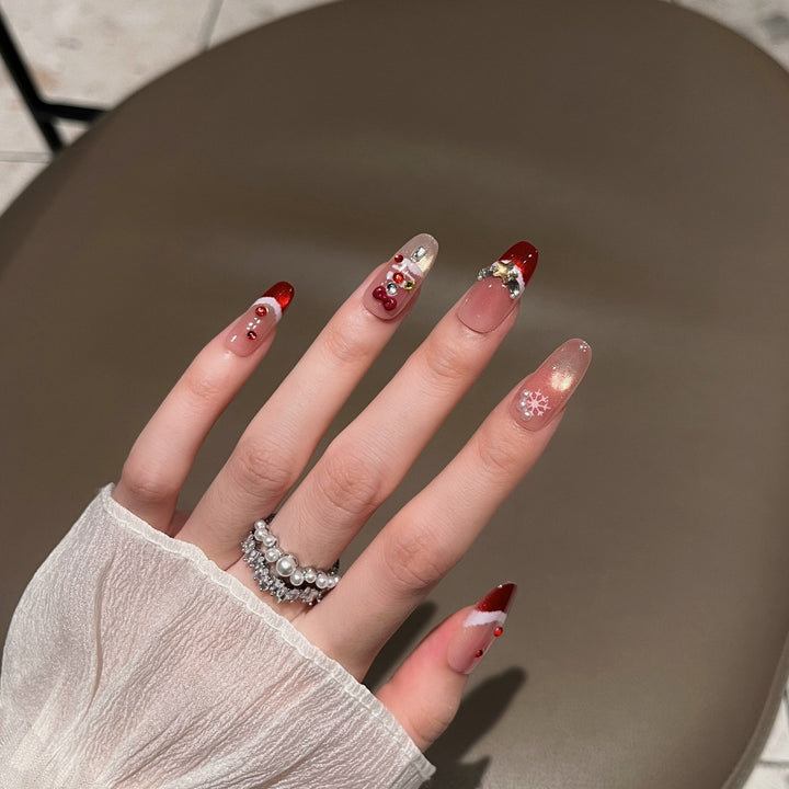 Festive Holiday-Themed Press-On Nail Art Stornfield
