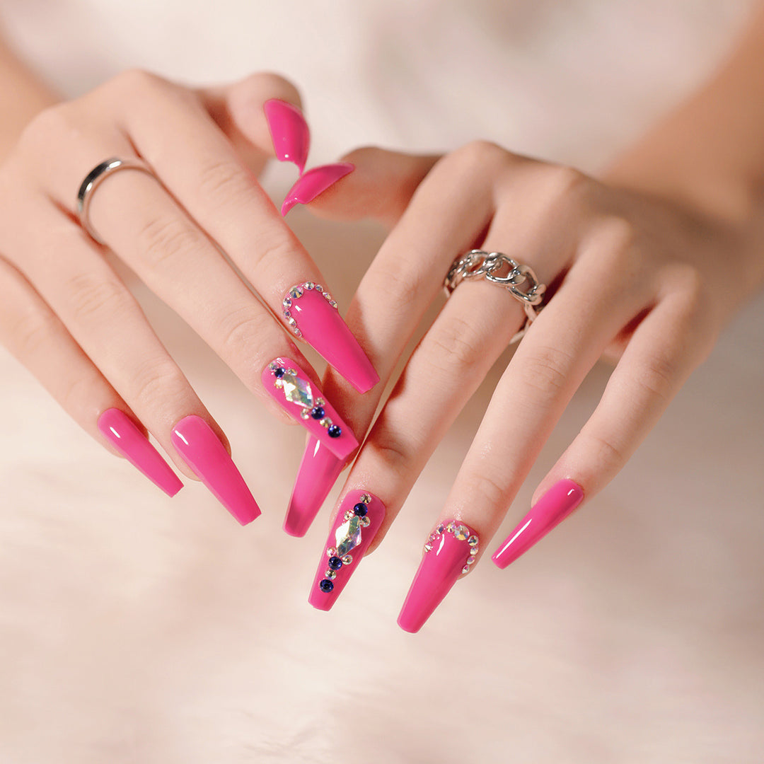Elegant Nail Art with Glitter Decoration Stornfield