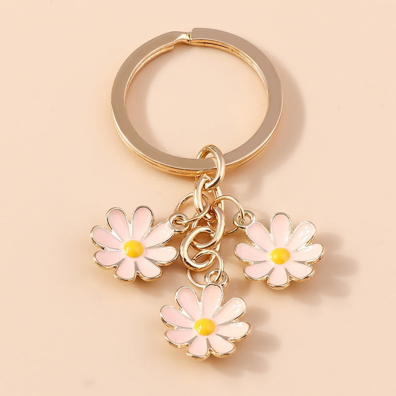 Keychain with Three Playful Daisies Stornfield