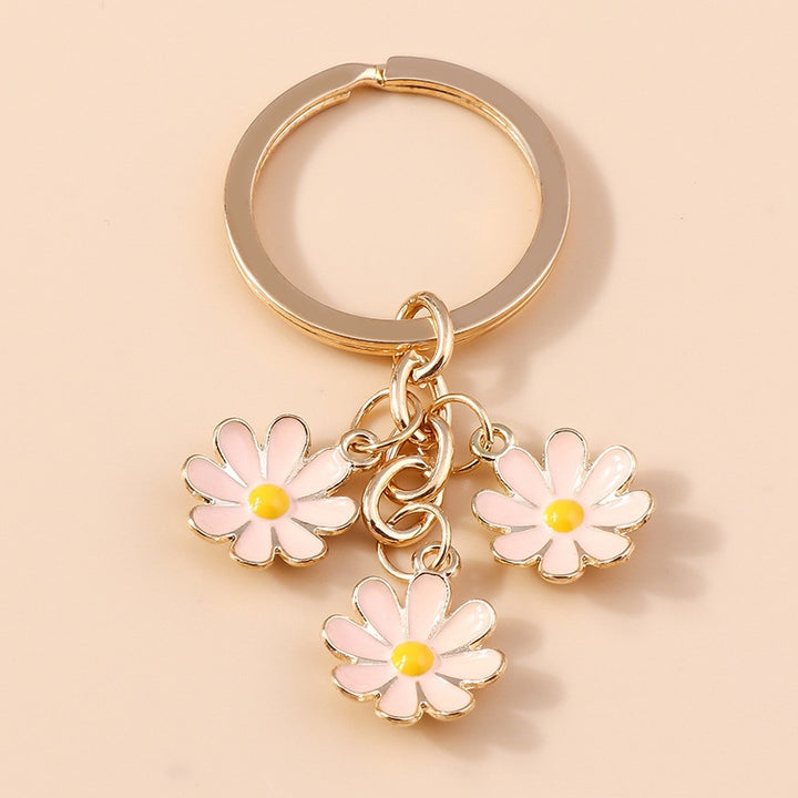 Keychain with Three Playful Daisies Stornfield