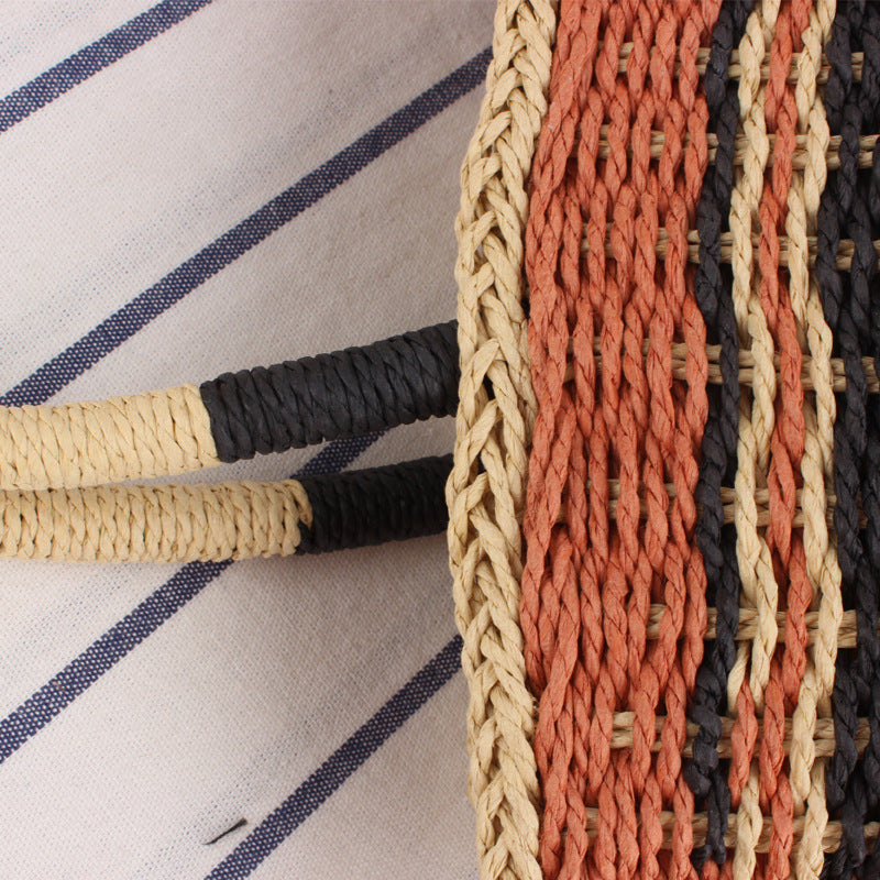 Braided beach bag with wide carrying handle Stornfield