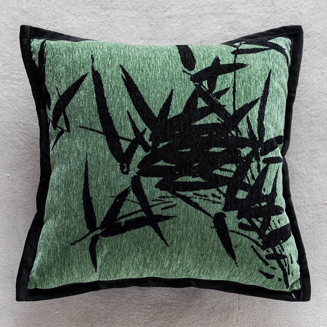 Luxurious cushion with panther design