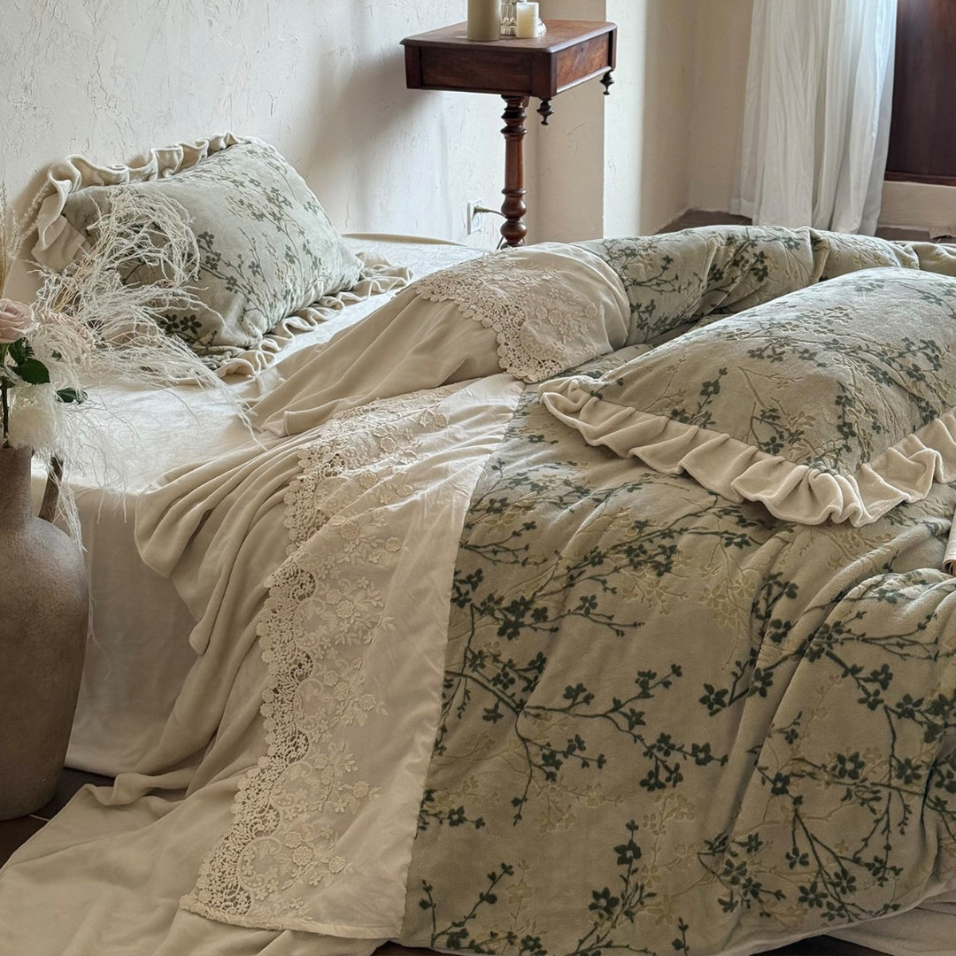 Reversible Floral-Print Cotton Duvet Cover Set with Ruffled Shams and Lace-Trim Bed Skirt