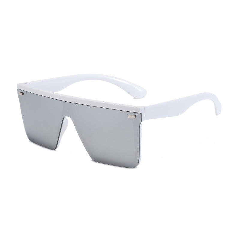 Women's Sporty Oversized Sunglasses with Modern Frame Stornfield