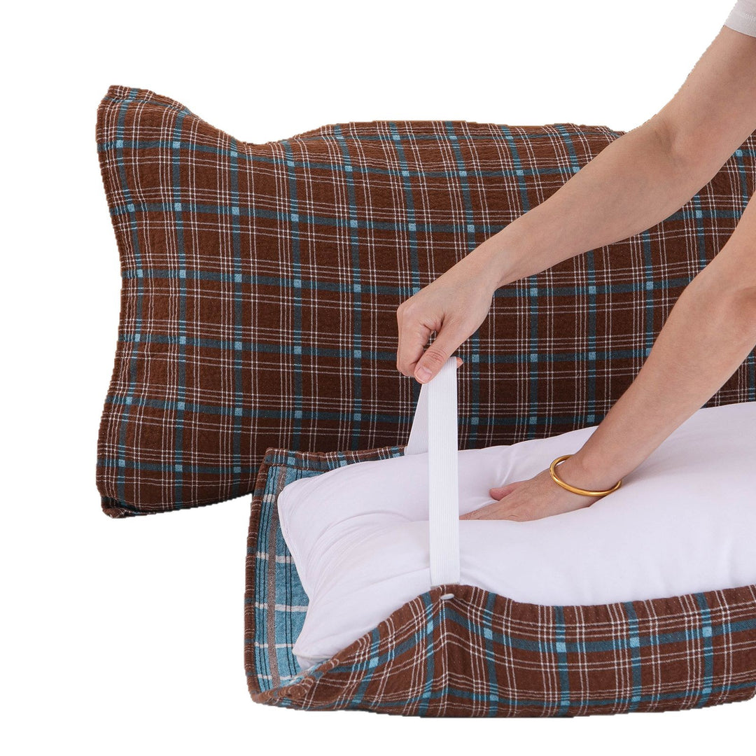 Unisex pillow with practical carrying handle Stornfield