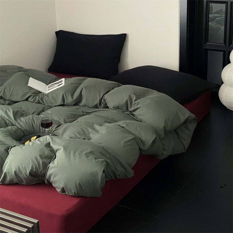 Voluminous year-round duvet with soft microfiber filling