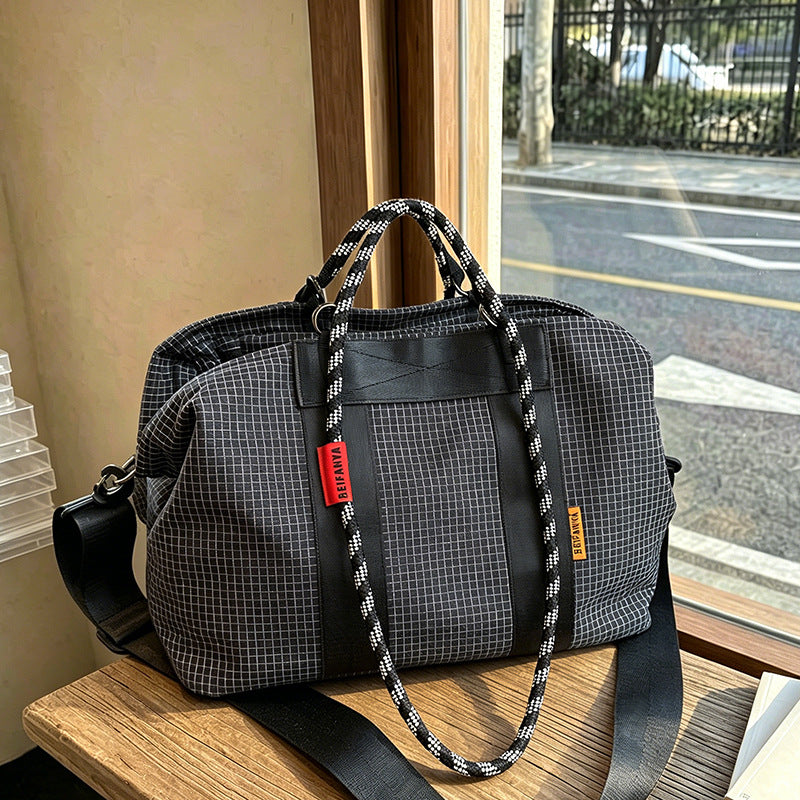 Stylish sports bag with adjustable shoulder strap Stornfield
