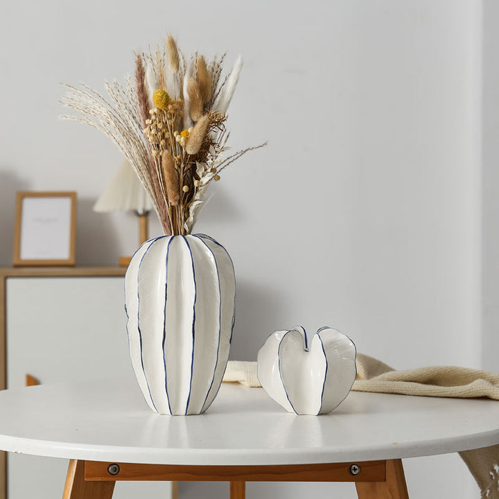 Decorative ceramic bowl in flower design Stornfield