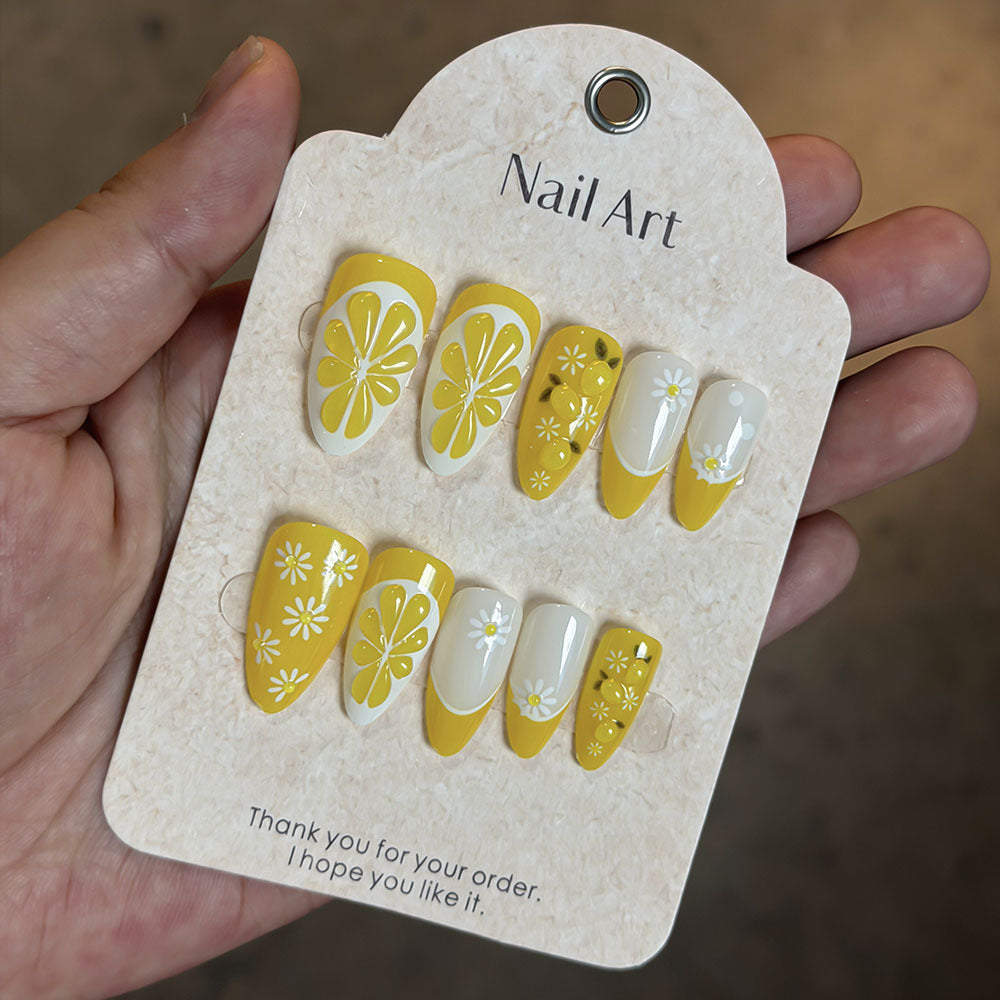 Floral Patterned Press-On Nail Set Stornfield