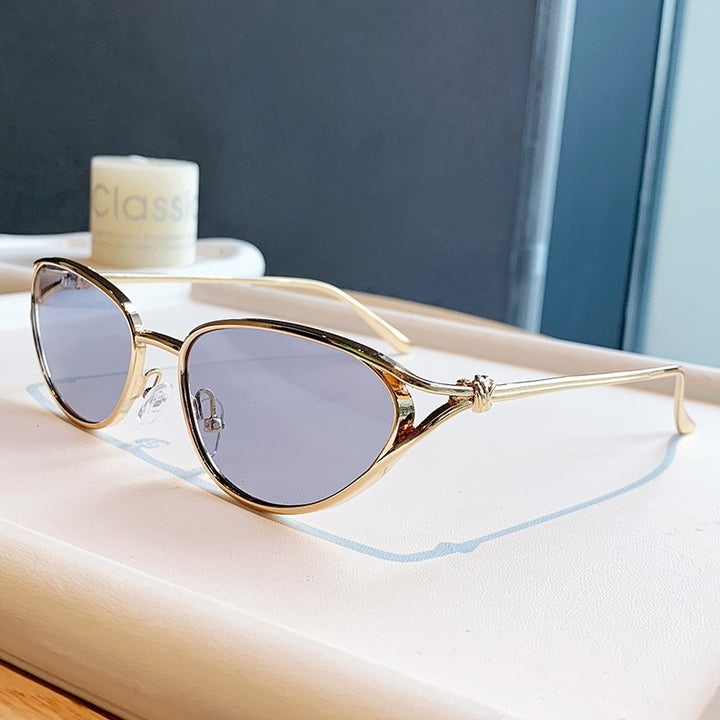Women Cat-Eye Sunglasses with Elegant Golden Frame and Polarized Lenses Stornfield