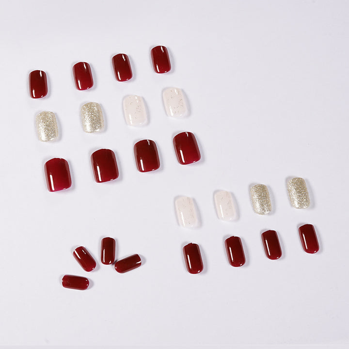 Elegant and luxurious nail art Stornfield