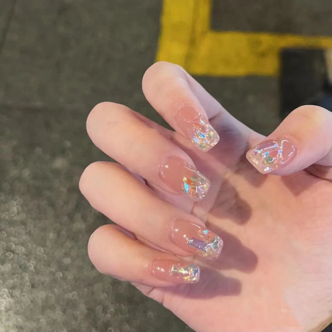 Artful and creative gel nails Stornfield