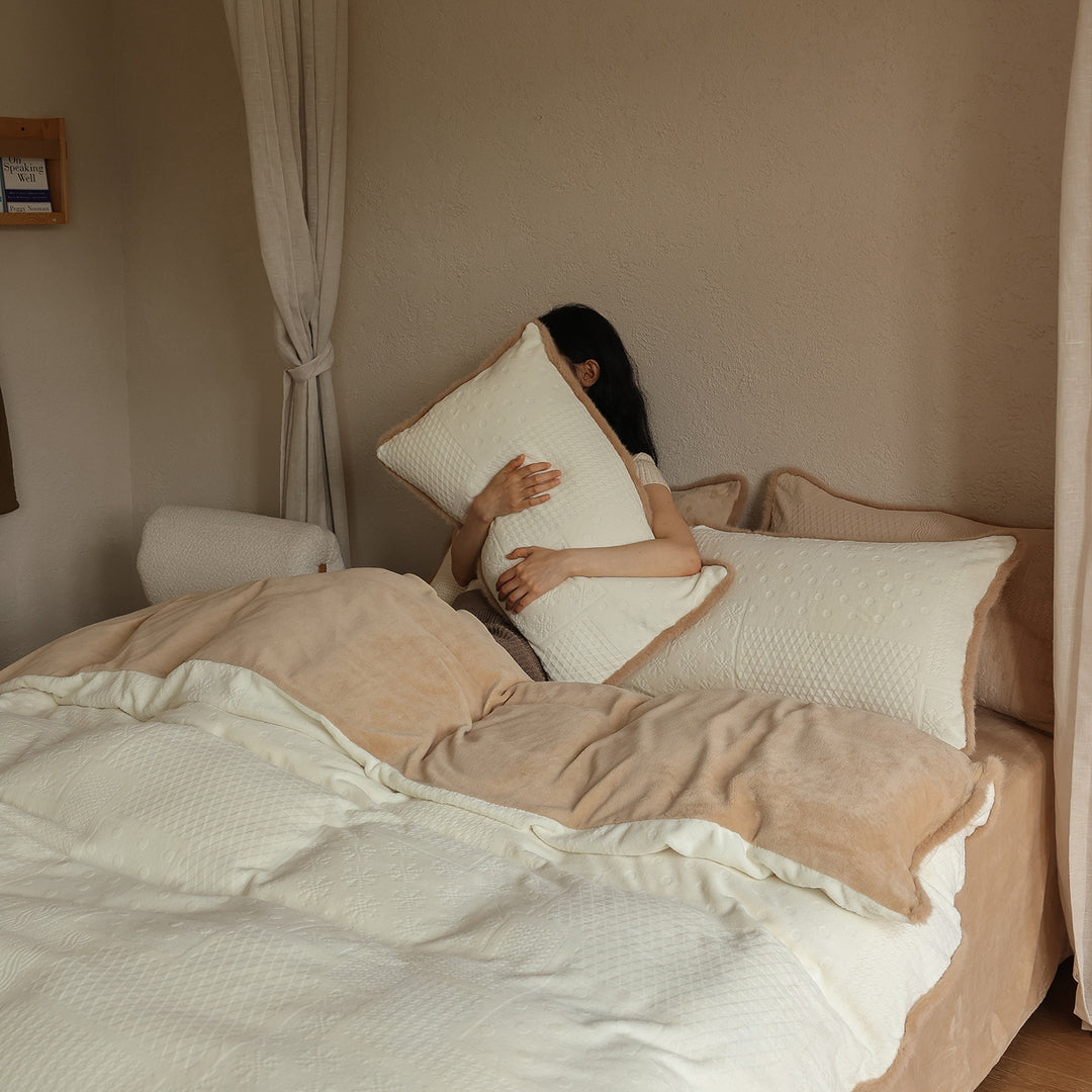 Breathable Jacquard Cotton Duvet Cover Set with Plush Velvet Reverse and Euro Shams