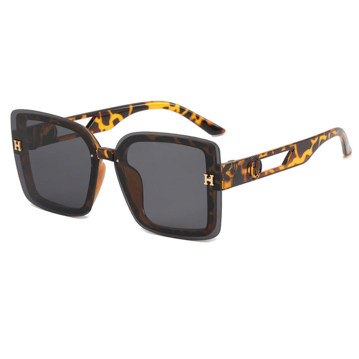 Women modern square sunglasses with elegant design Stornfield