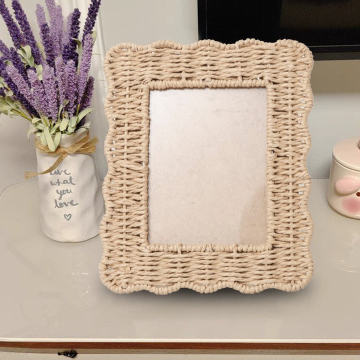 Playful picture frame in rattan style Stornfield