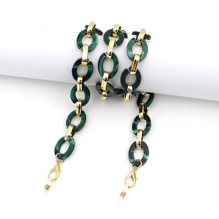 Elegant Chain Eyewear Holder Stornfield