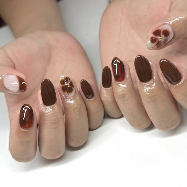 Artificial nail art with playful dots and bows Stornfield