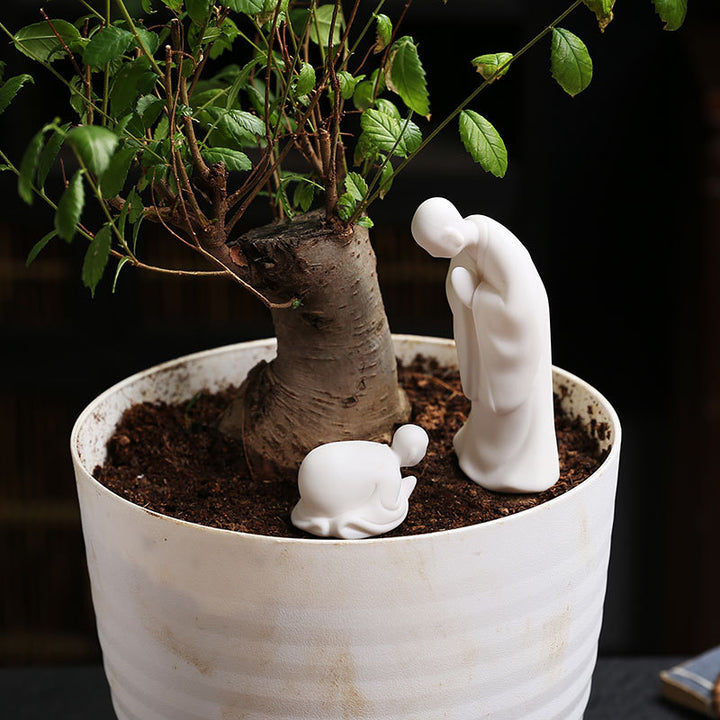 Elegant and modern Feng Shui sculpture Stornfield