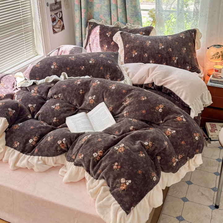 Floral Ruffled Plush Comforter Set
