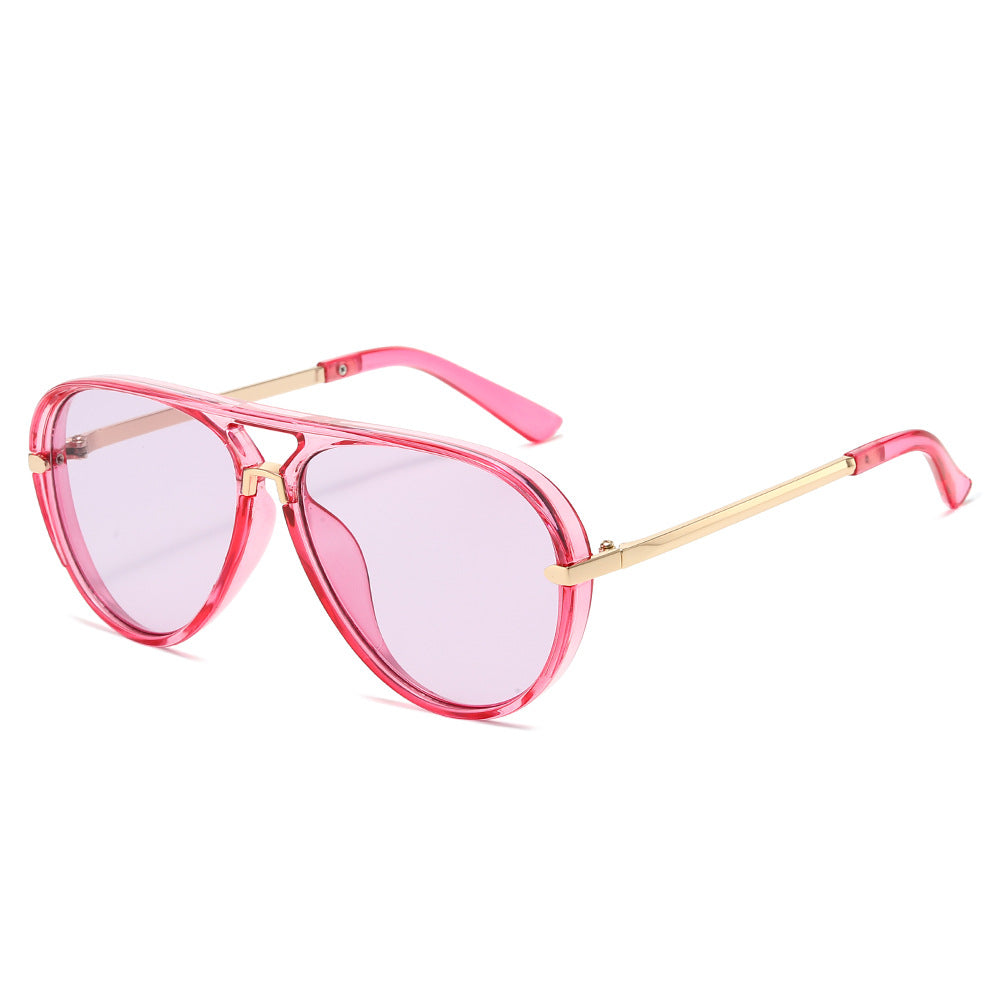 Elegant Aviator Sunglasses with Gold Accents Stornfield
