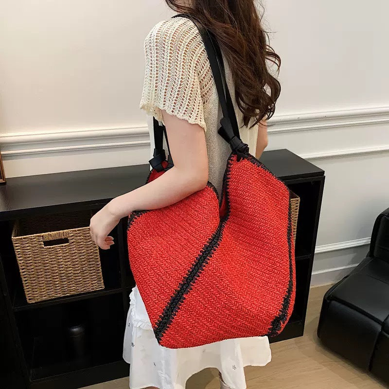 Generous shopping bag with handcrafted wave pattern Stornfield