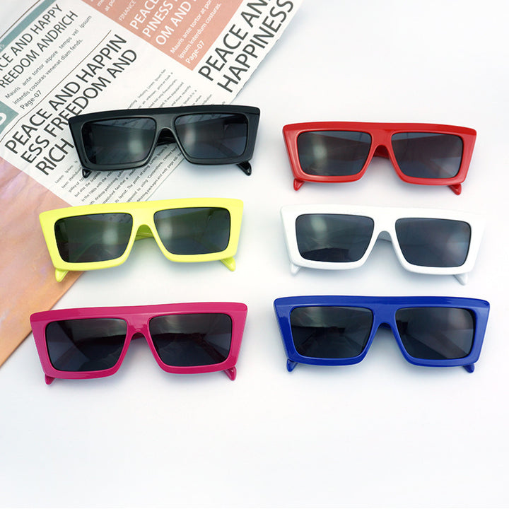 Women Oversized Sunglasses with Modern and Angular Design Stornfield