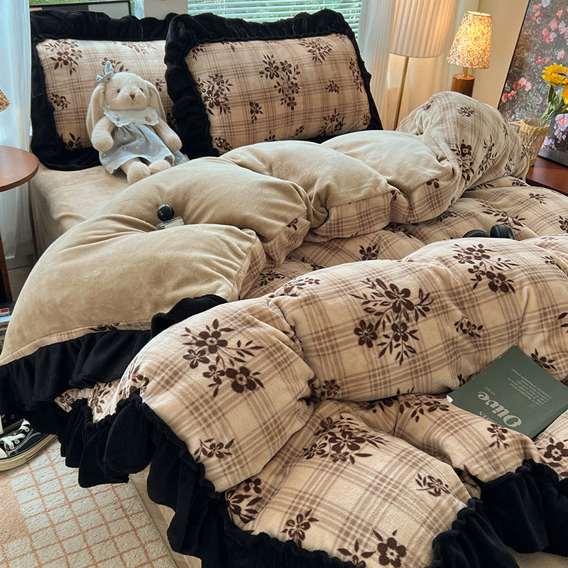 Floral Patterned Plush Comforter Set