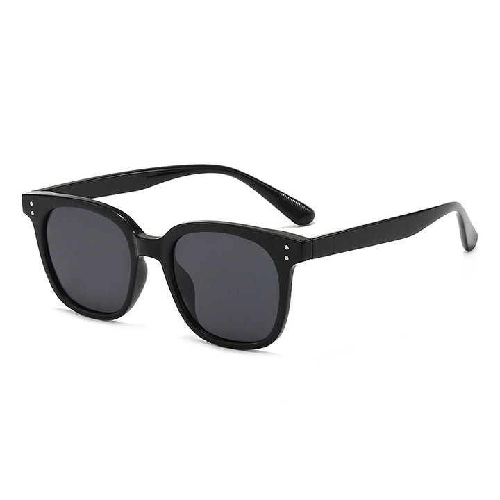 Women's fashionable sunglasses in elegant design with sturdy frame Stornfield