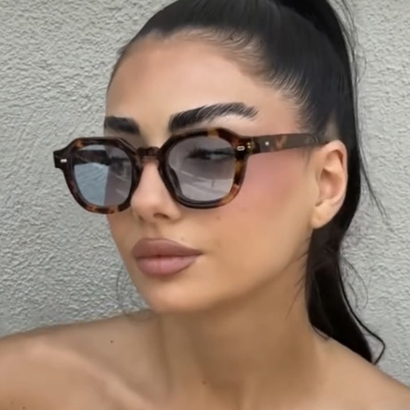 Women's sunglasses in modern design with polarized lenses Stornfield