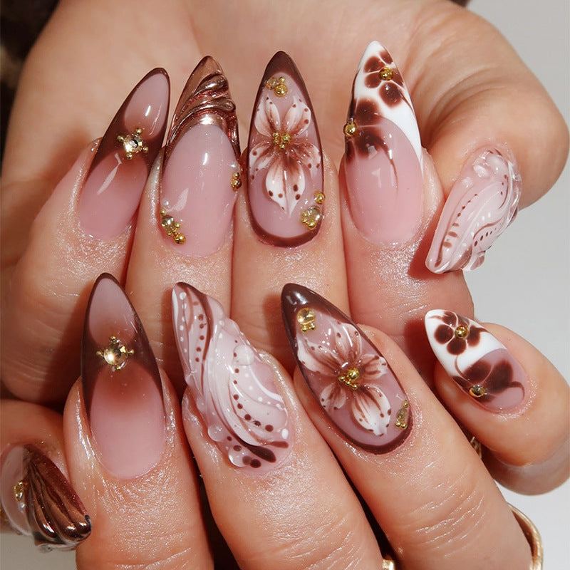 Creative Nail Art Set with Elegant Floral Accents Stornfield