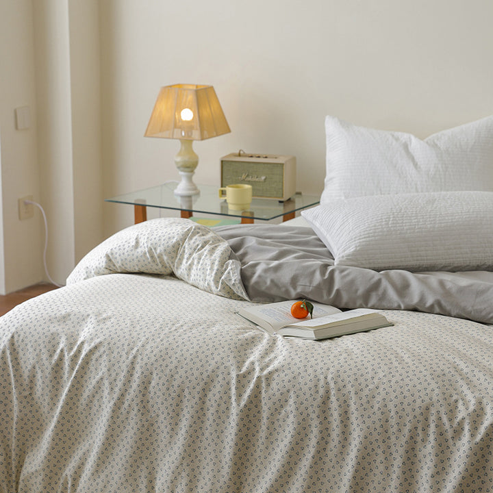 Bedding set made of high-quality cotton satin with duvet cover and pillowcases
