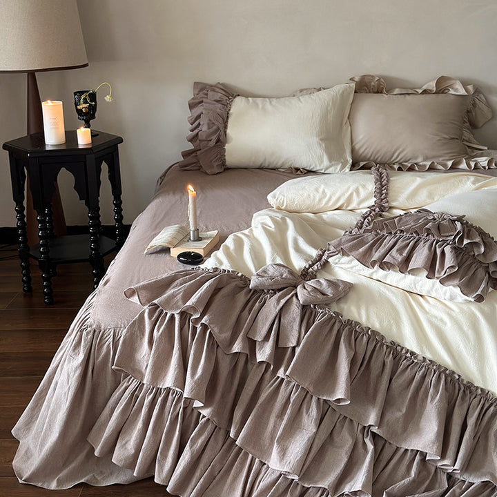 Romantic bedding set with layered ruffles and linen look