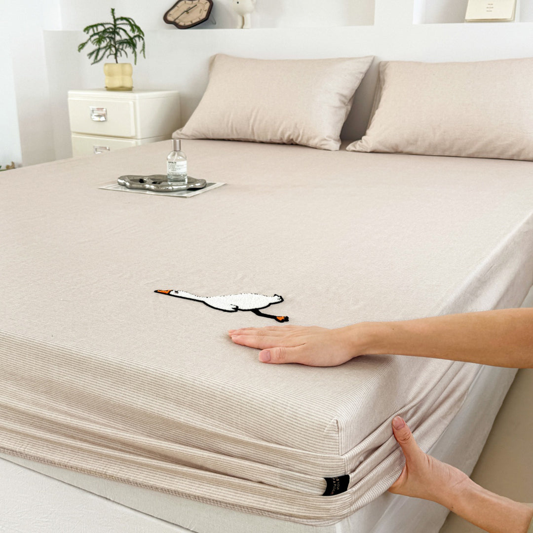 Stretch Fitted Mattress Sheet with Embroidered Goose Patch and Deep Pocket Elastic