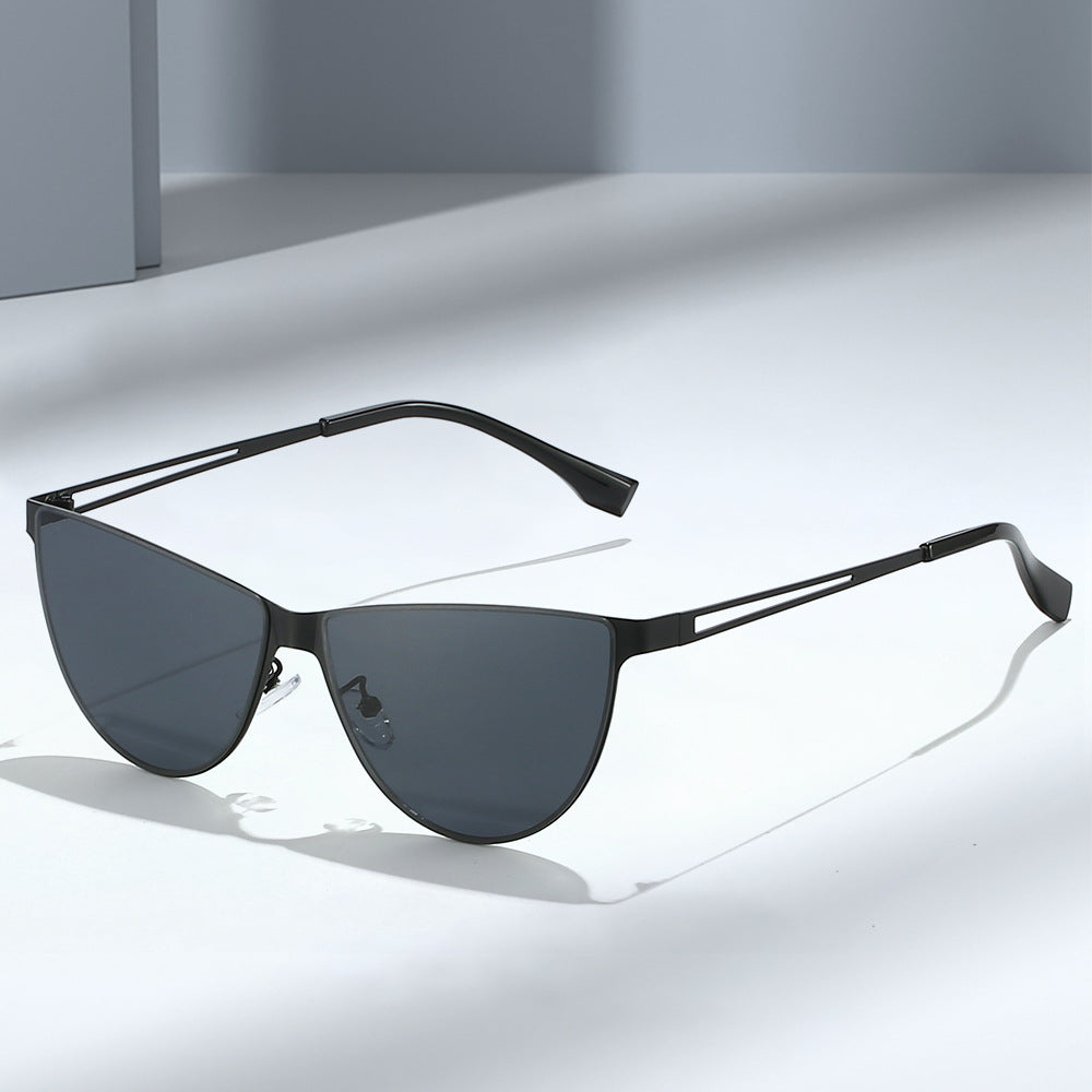 Women’s Fashion Cat-Eye Sunglasses with Elegant Metal Frame Stornfield